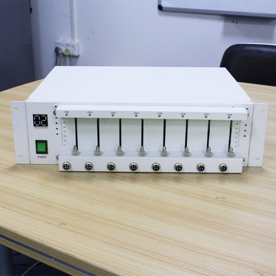 A carga de 18650 baterias de Presmatic e o PC cilíndricos do verificador 5V 3A 8CH da descarga controlaram