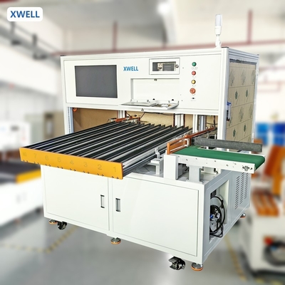 Máquina de triagem automática para a produção de baterias prismáticas