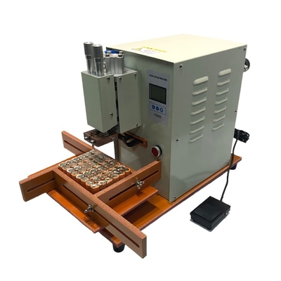 Máquina 15KW de Mini Cylindrical Battery Pack Welding para a bateria 18650