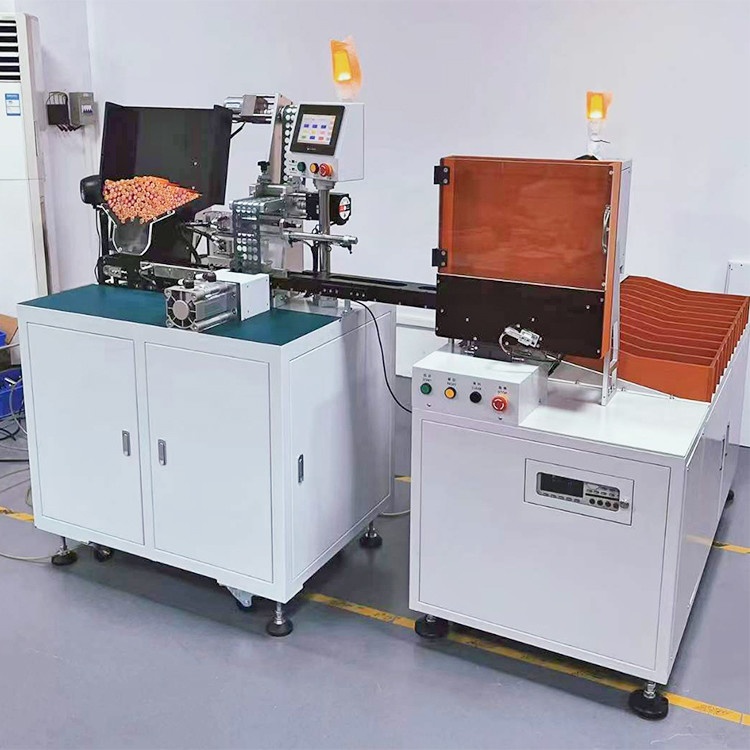 Todos em baterias cilíndricas de uma máquina de classificação da etiqueta da bateria forram a colagem da máquina